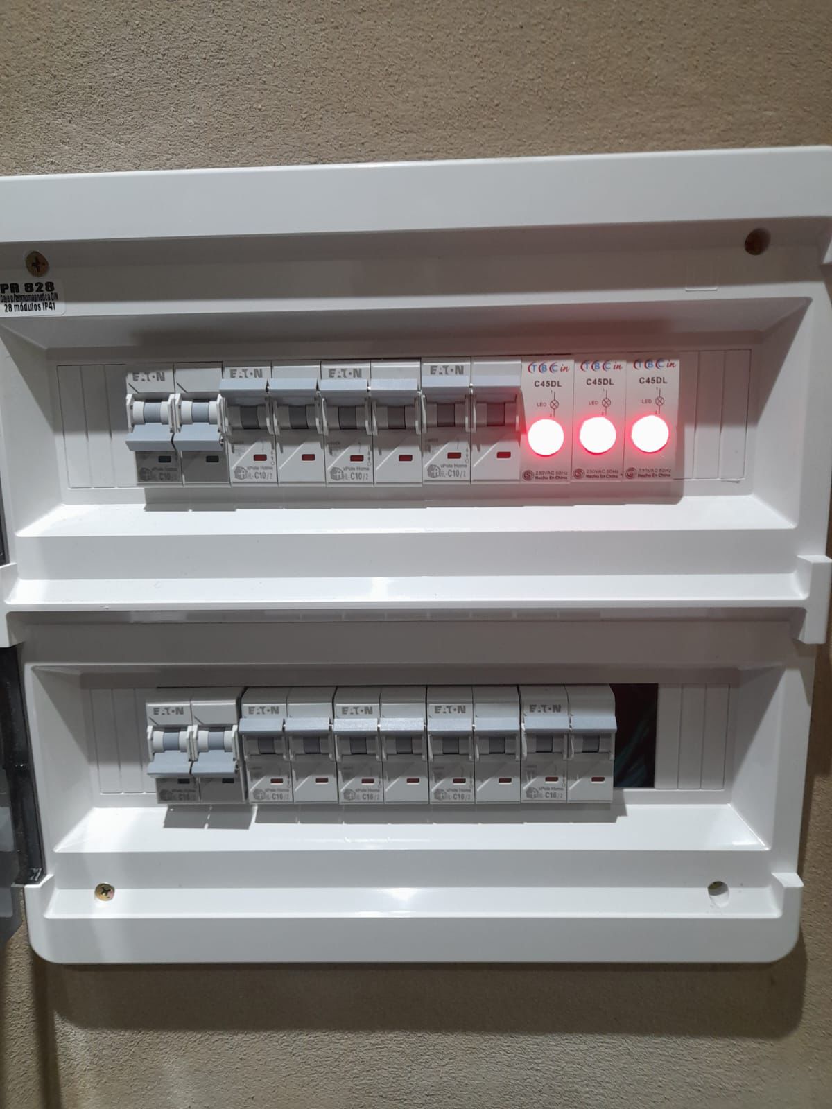 Tablero eléctrico trifasico de alimentacion para oficina